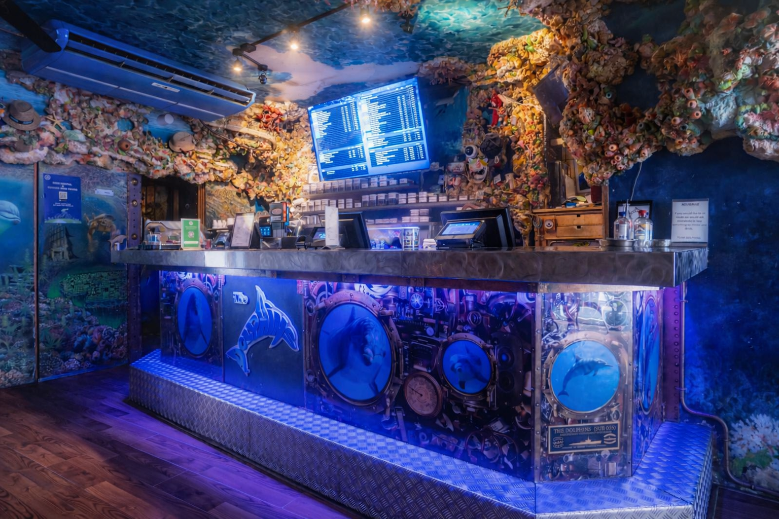The Dolphins - Amsterdam coffeeshop