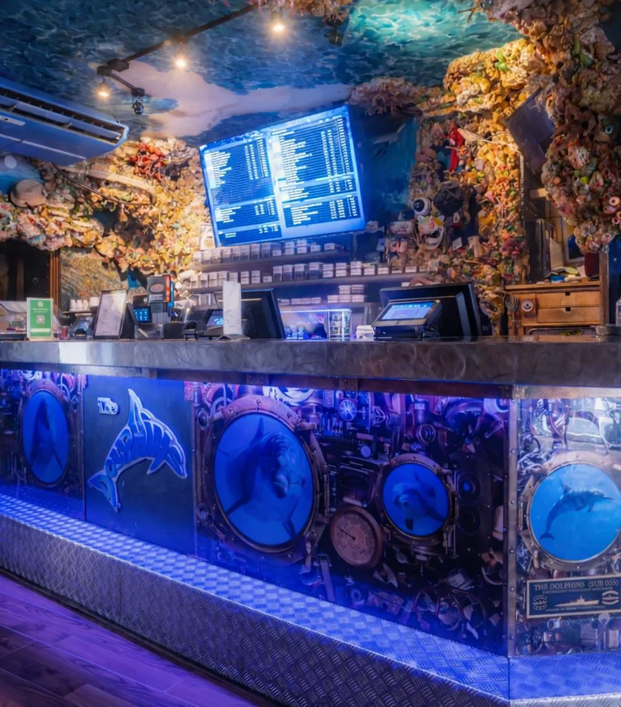 The Dolphins - Amsterdam coffeeshop